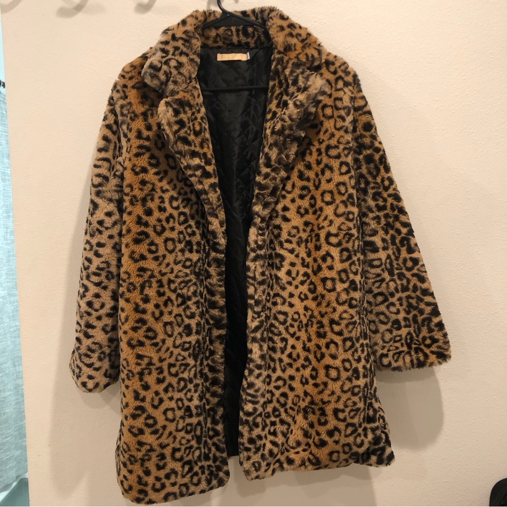 Faux fur leopard coat